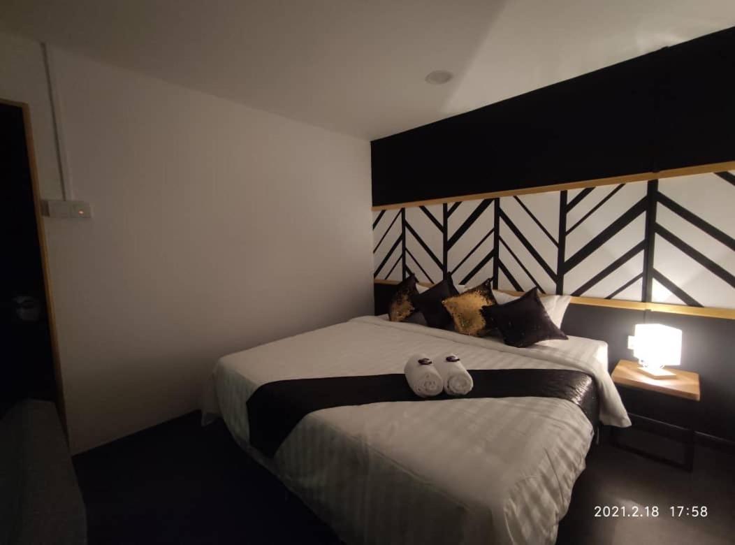 The Sky Inn Куантан Екстериор снимка