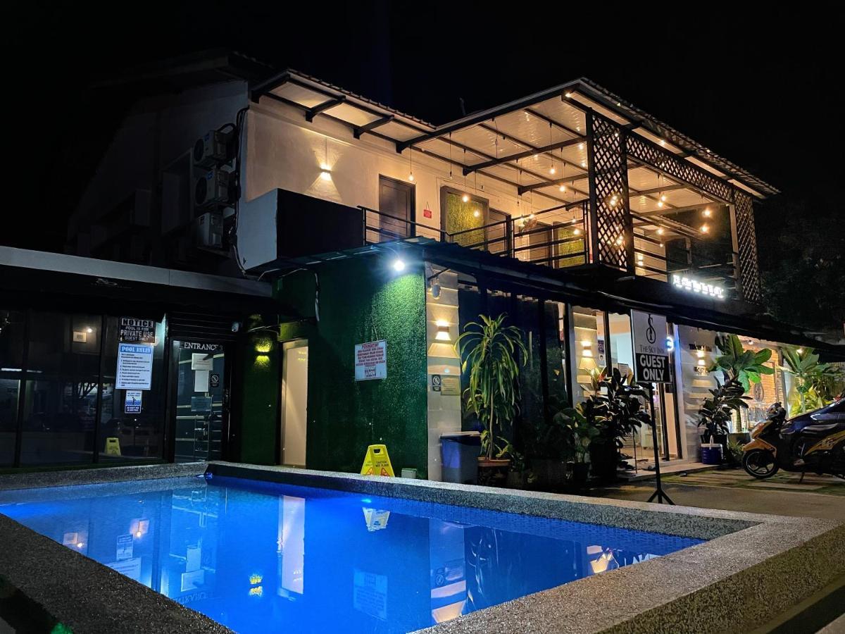 The Sky Inn Куантан Екстериор снимка