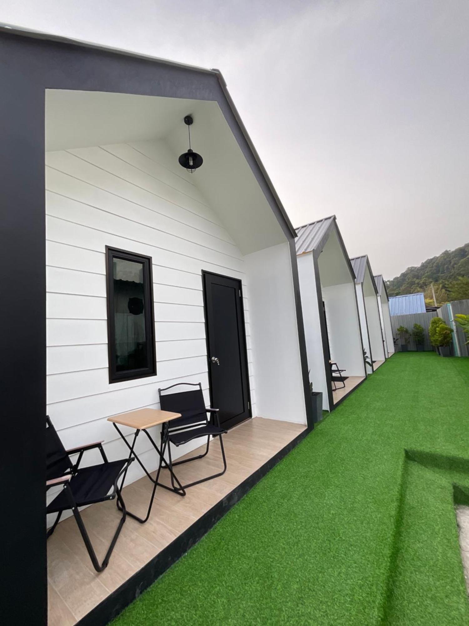 The Sky Inn Куантан Екстериор снимка
